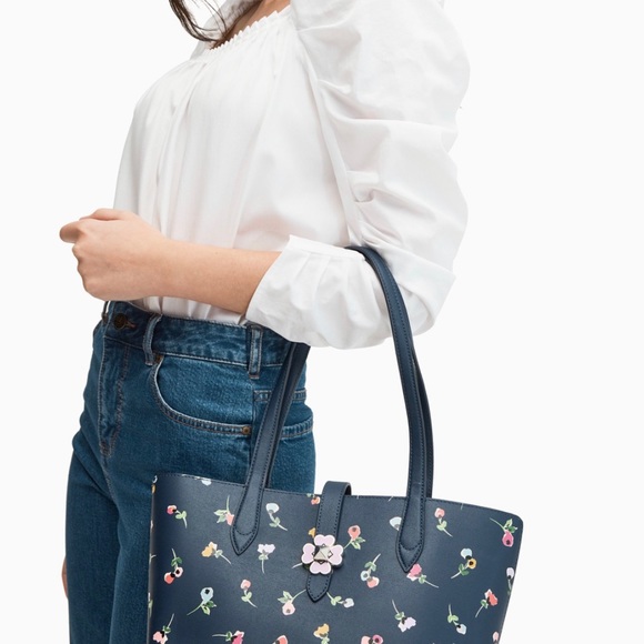♠️Kate Spade♠️  tote and wallet - Picture 3 of 5